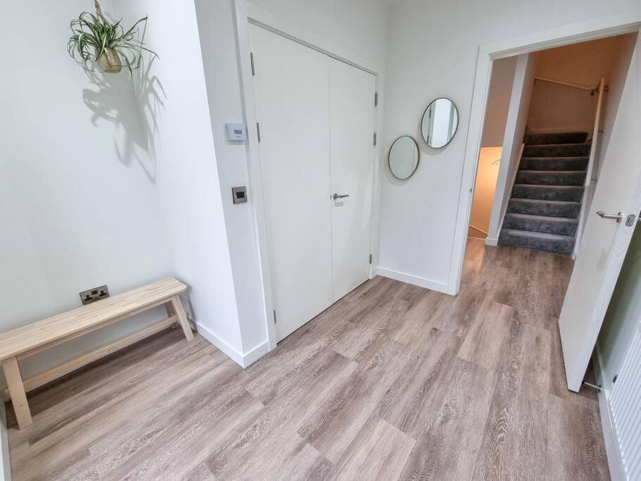 Stunning 4-Bedroom Townhouse With Free Parking Μάντσεστερ Εξωτερικό φωτογραφία