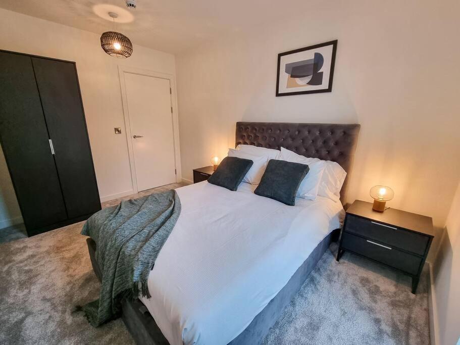 Stunning 4-Bedroom Townhouse With Free Parking Μάντσεστερ Εξωτερικό φωτογραφία