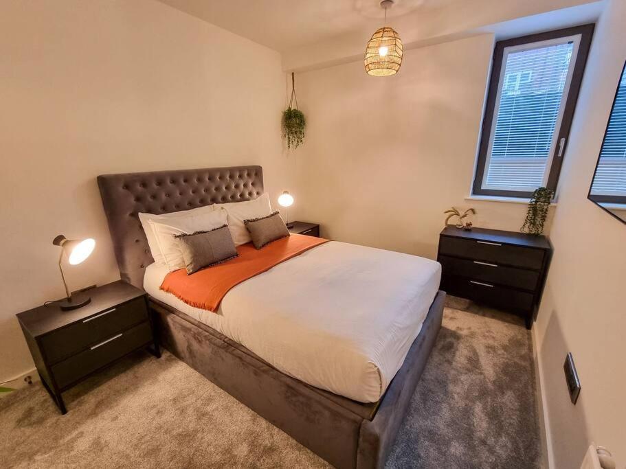 Stunning 4-Bedroom Townhouse With Free Parking Μάντσεστερ Εξωτερικό φωτογραφία