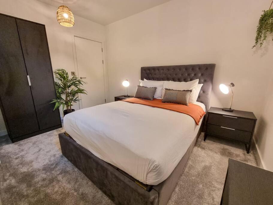 Stunning 4-Bedroom Townhouse With Free Parking Μάντσεστερ Εξωτερικό φωτογραφία