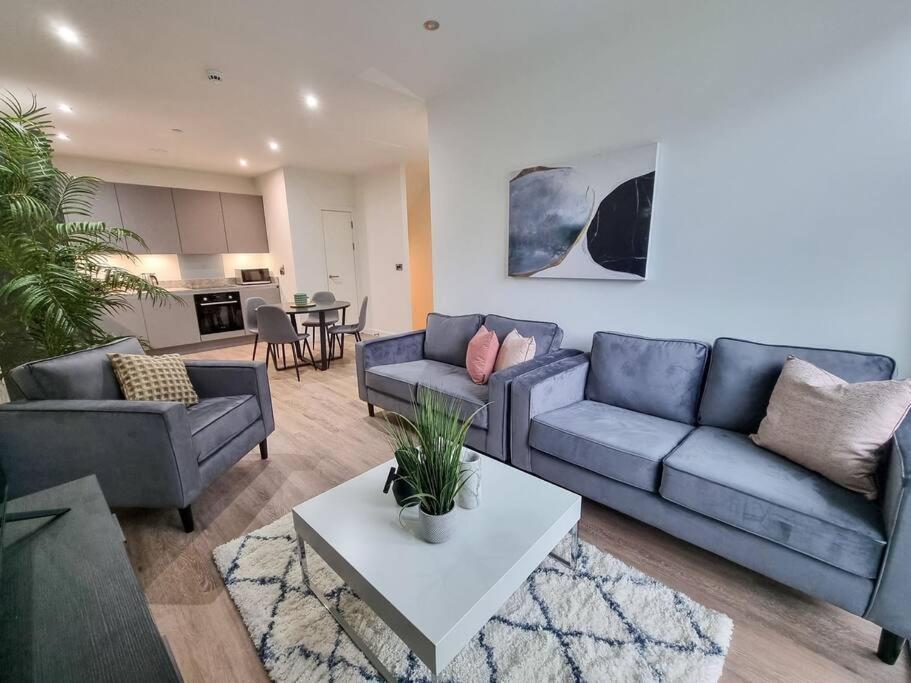 Stunning 4-Bedroom Townhouse With Free Parking Μάντσεστερ Εξωτερικό φωτογραφία