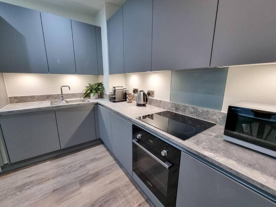 Stunning 4-Bedroom Townhouse With Free Parking Μάντσεστερ Εξωτερικό φωτογραφία